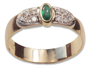 Emerald Cabochon && Diamond Ring